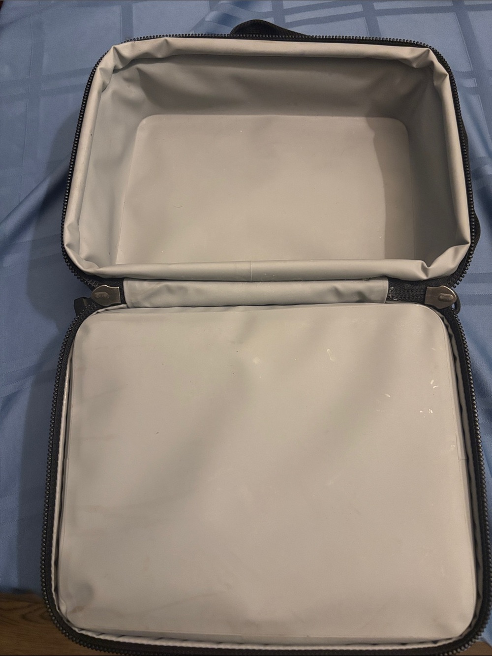 Yeti Black Hard Shell Lunch Tote - Picture 2 of 3